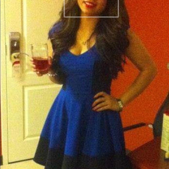 Royal blue & black fit and flare dress from Guess - Picture 2 of 4